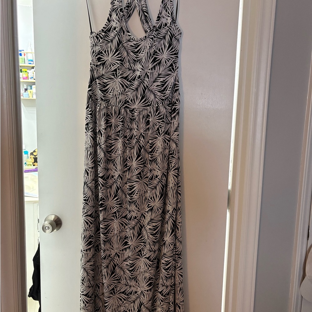 MICHAEL Michael Kors Black and White Sleeveless Maxi Sundress - Picture 1 of 4